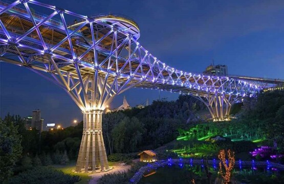 پل طبیعت کجاست- پل طبیعت تهران-عکس پل طبیعت-سازنده پل طبیعت-پل طبیعت با مترو-پل طبیعت در شب