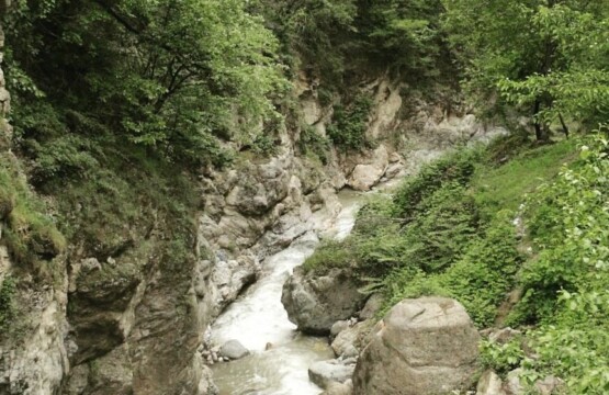 آبشار لار چشمه لارچشمه فومن-لارچشمه ماسوله-آبشار لارچشمه-آبشار لار چشمه کجاست (۱)